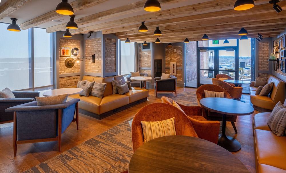 hotel indigo columbus at riverfront place an ihg hotel