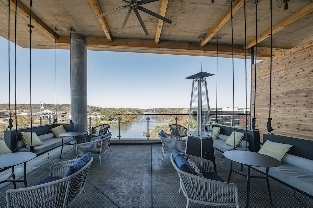 hotel indigo columbus at riverfront place an ihg hotel