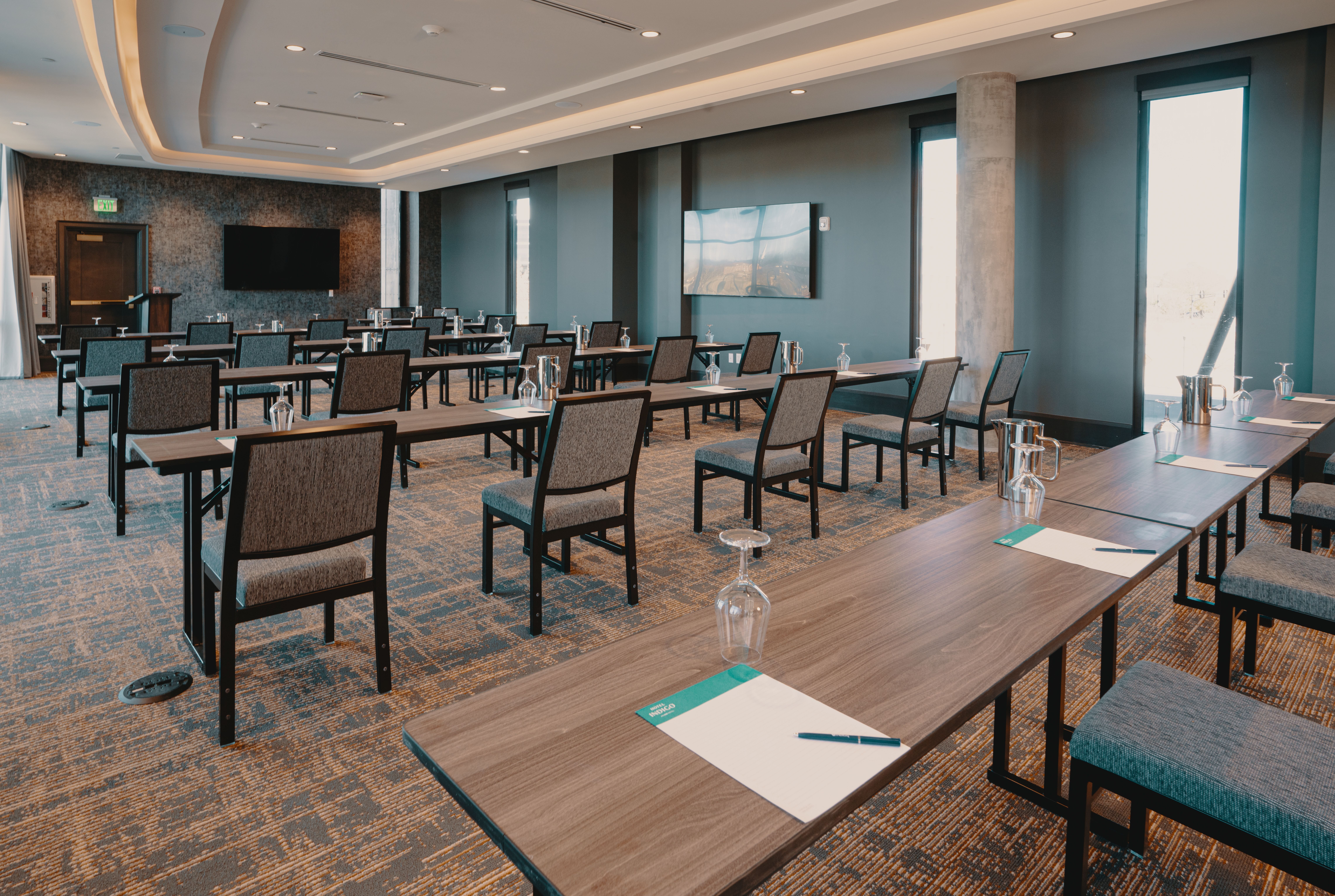 hotel indigo columbus at riverfront place an ihg hotel