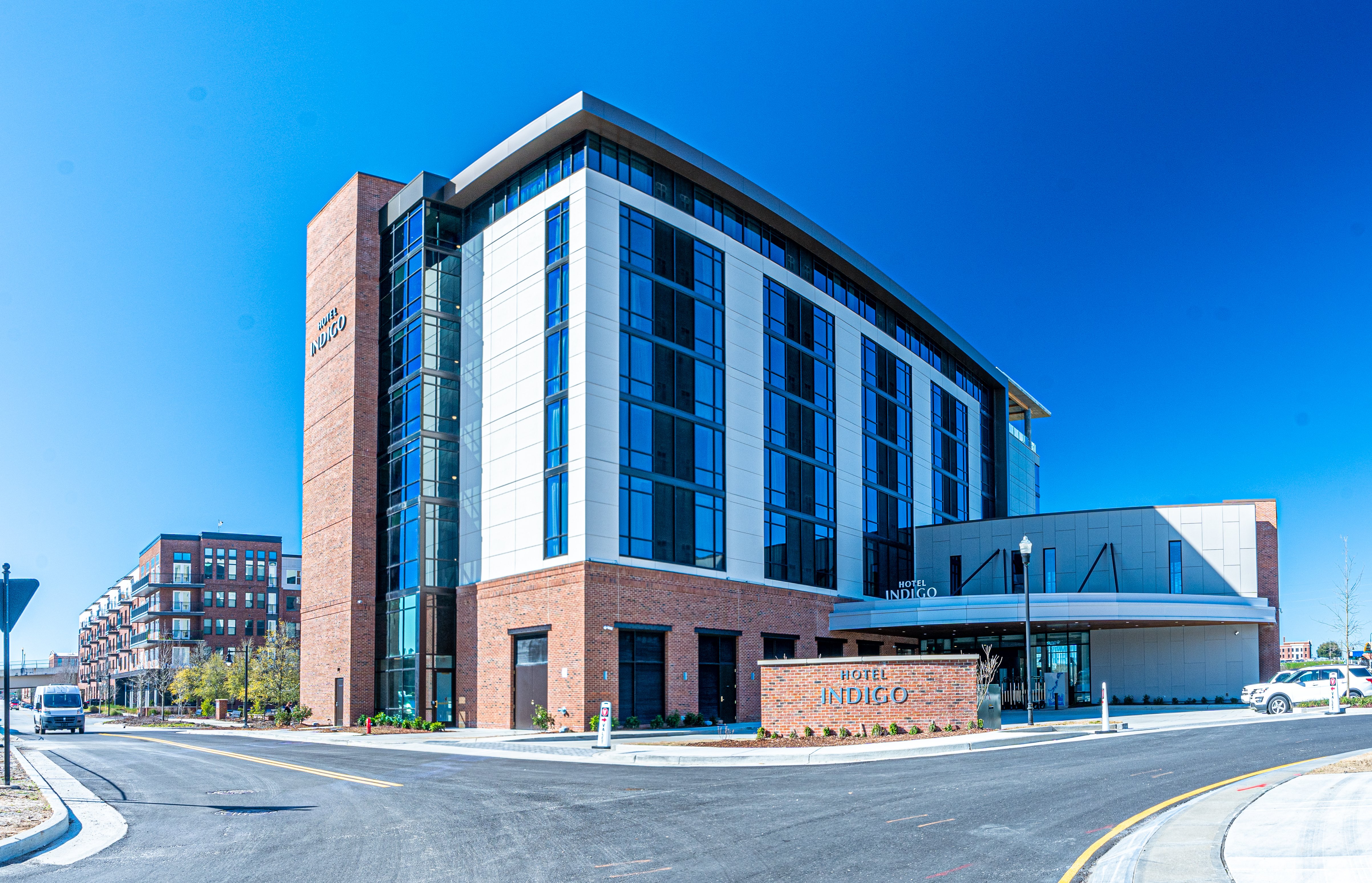 hotel indigo columbus at riverfront place an ihg hotel