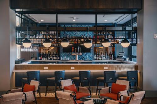 hotel indigo columbus at riverfront place an ihg hotel