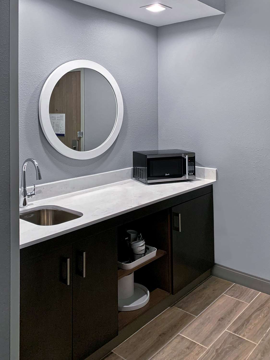 hampton inn and suites houston east beltway 8