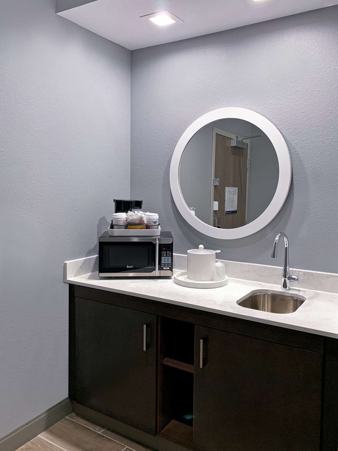 hampton inn and suites houston east beltway 8