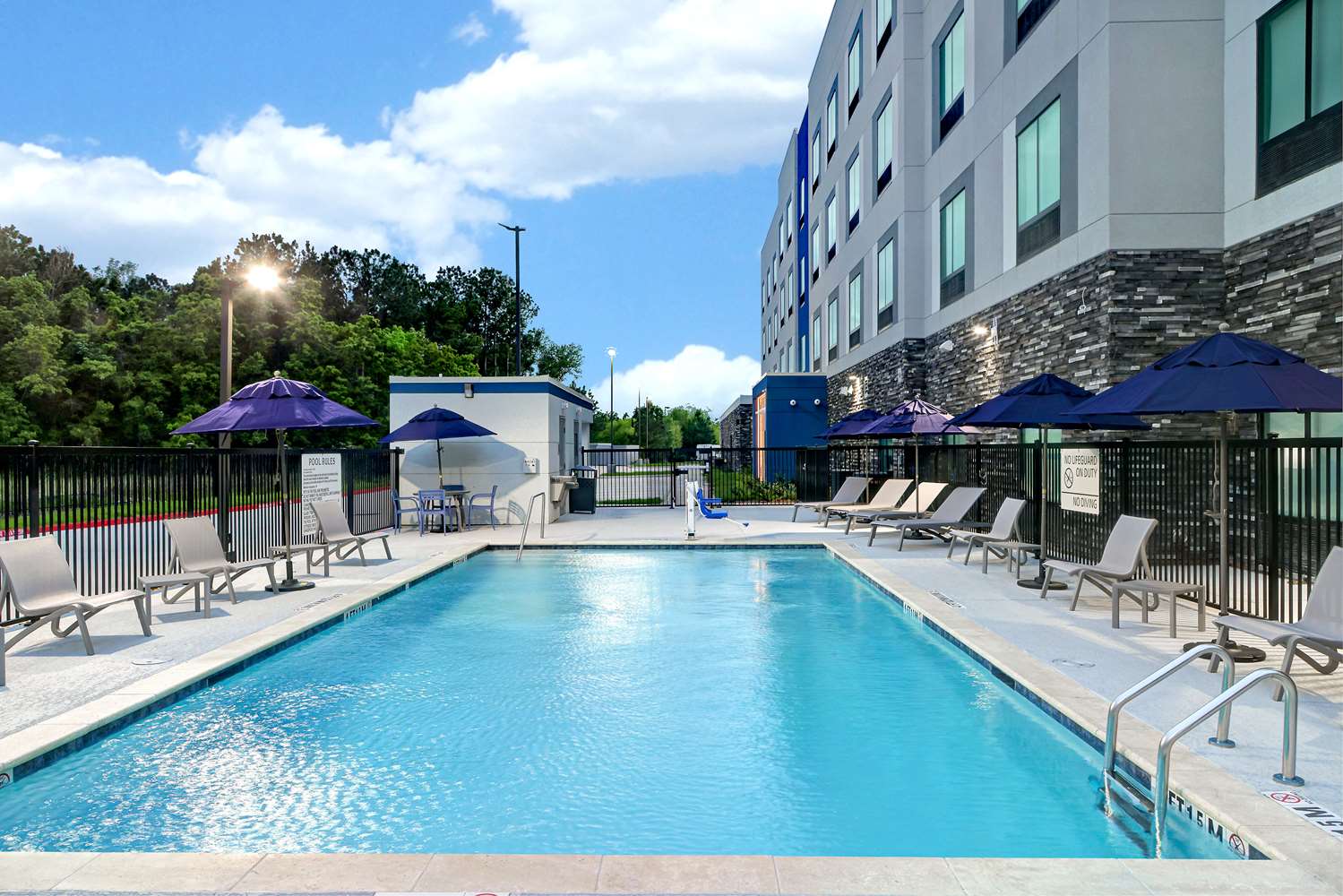 hampton inn and suites houston east beltway 8