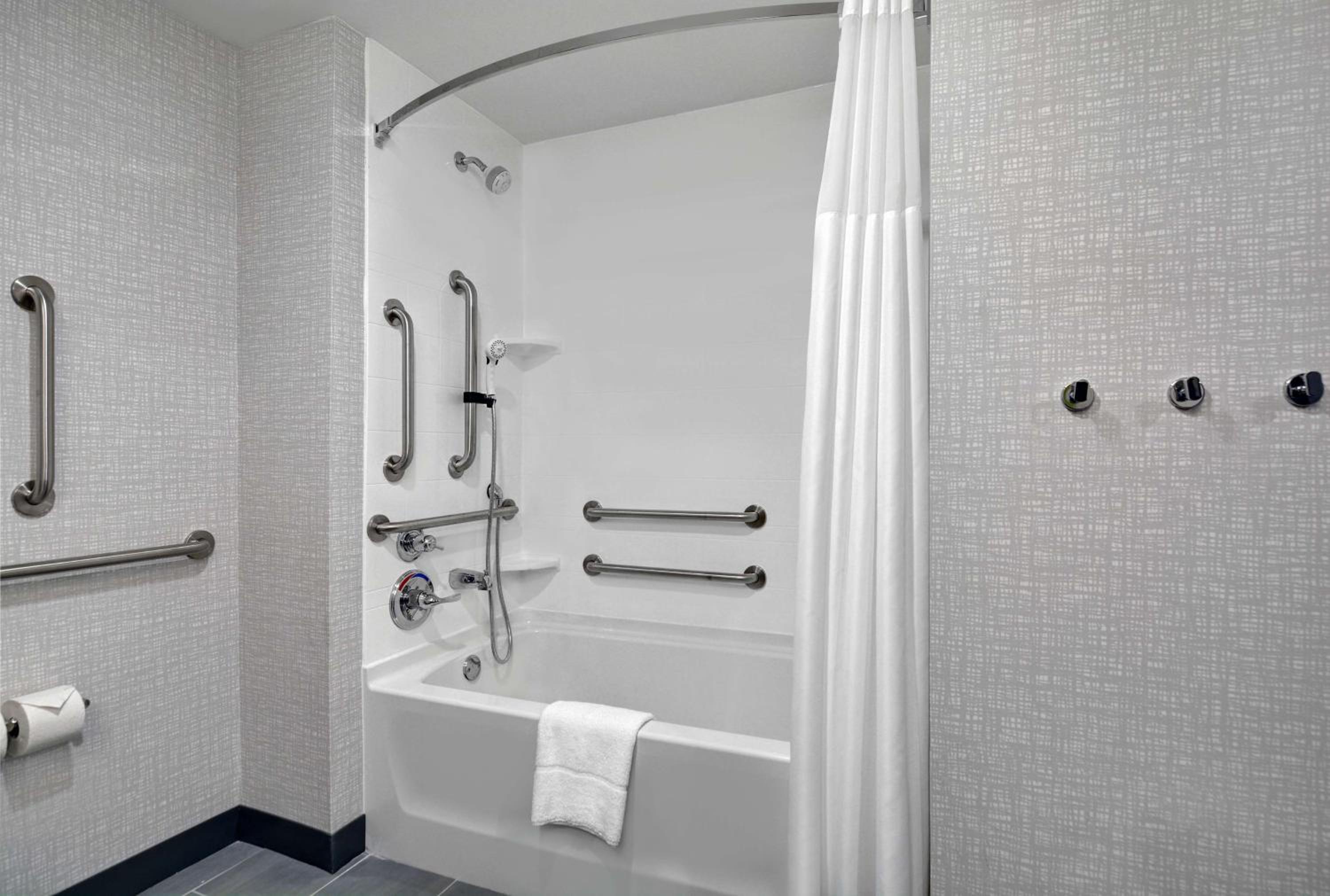 hampton inn and suites houston east beltway 8