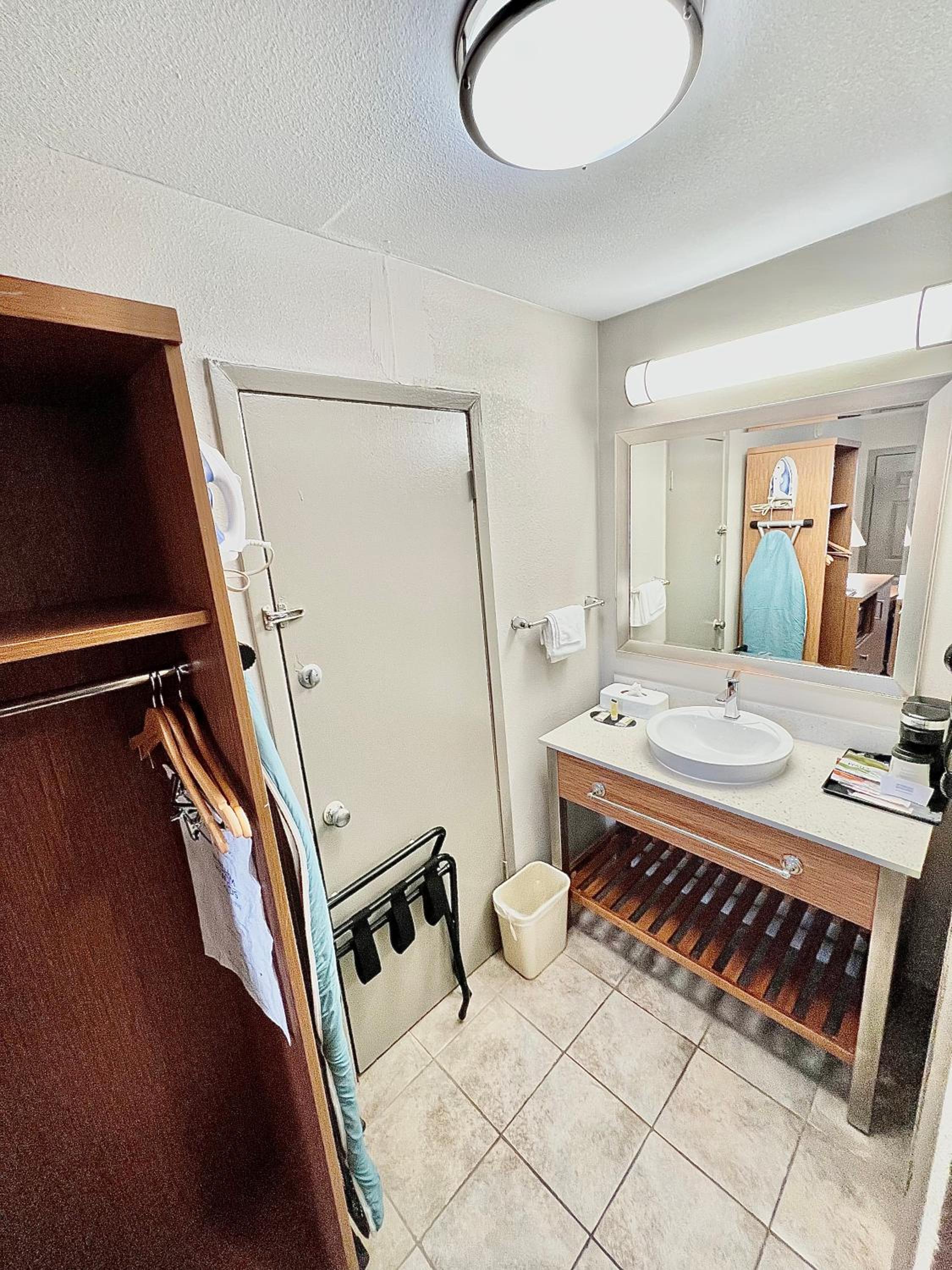 hampton inn and suites houston east beltway 8