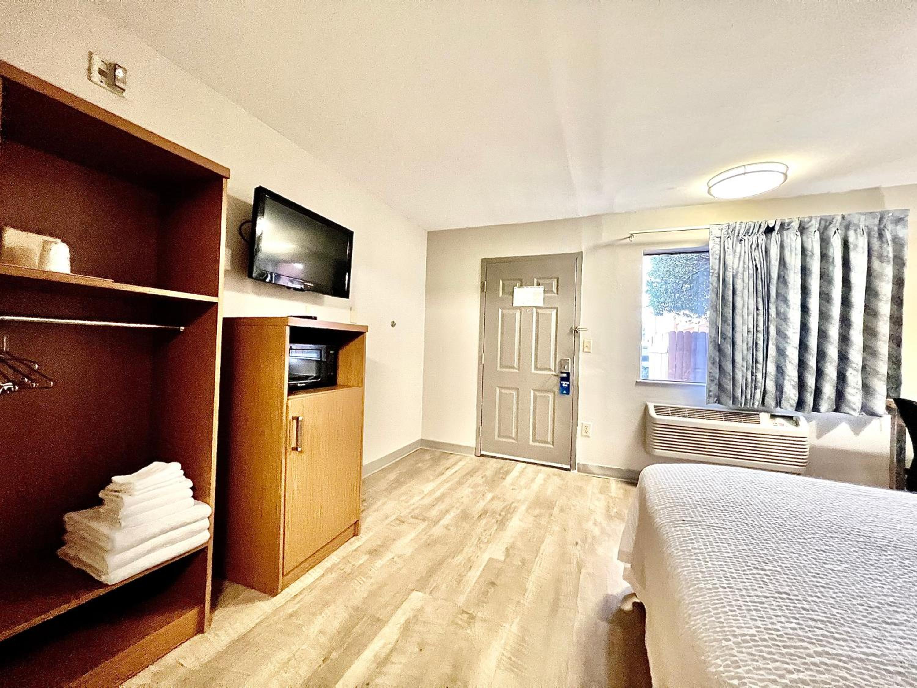 hampton inn and suites houston east beltway 8