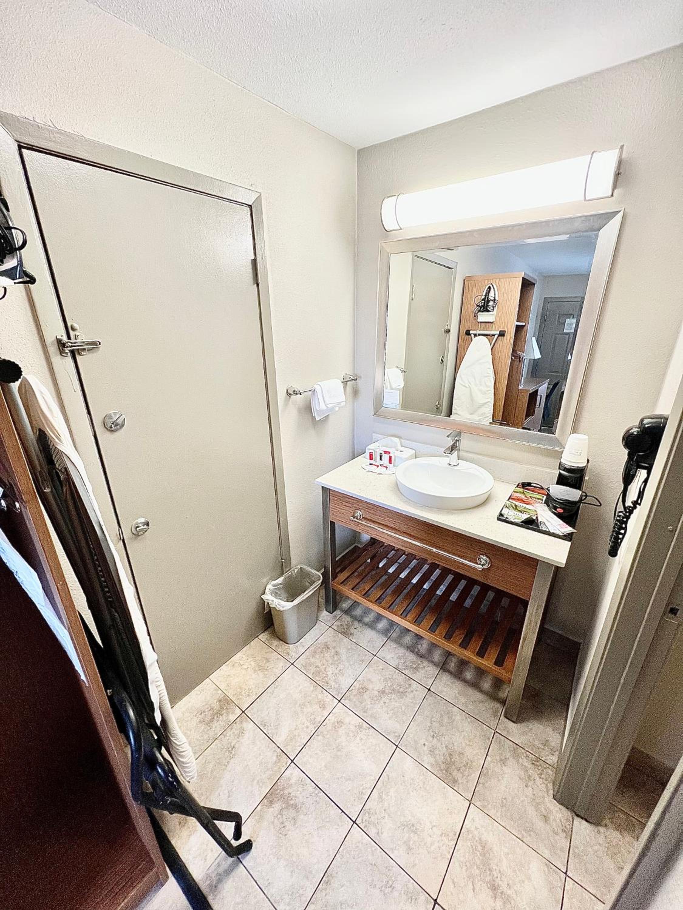 hampton inn and suites houston east beltway 8