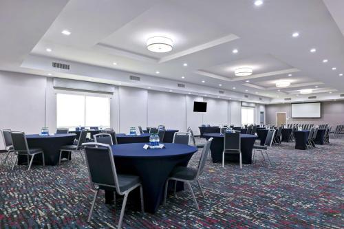 hampton inn and suites houston east beltway 8