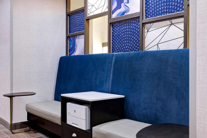 hampton inn and suites houston east beltway 8