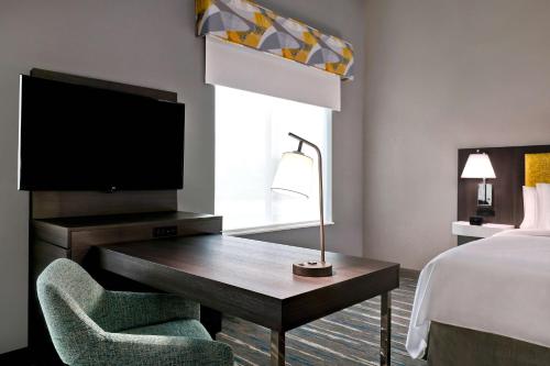 hampton inn and suites houston east beltway 8