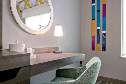 hampton inn and suites houston east beltway 8