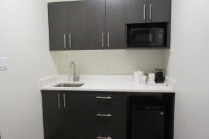 best western plus winkler