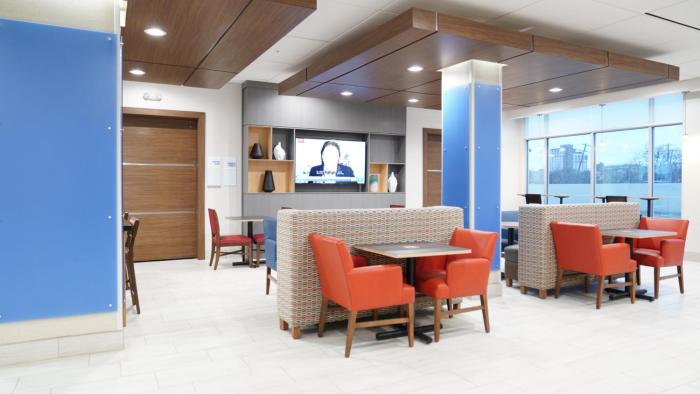 hol inn exp dallas market ctr love field
