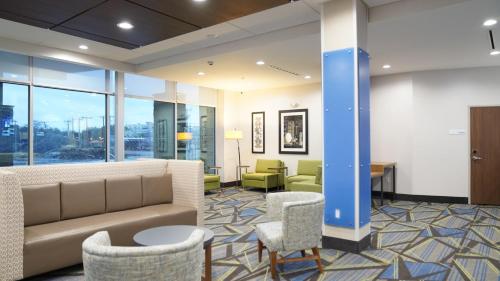 hol inn exp dallas market ctr love field