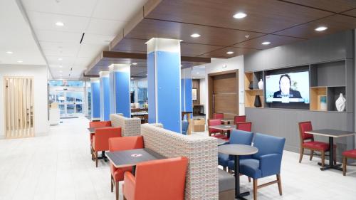 hol inn exp dallas market ctr love field