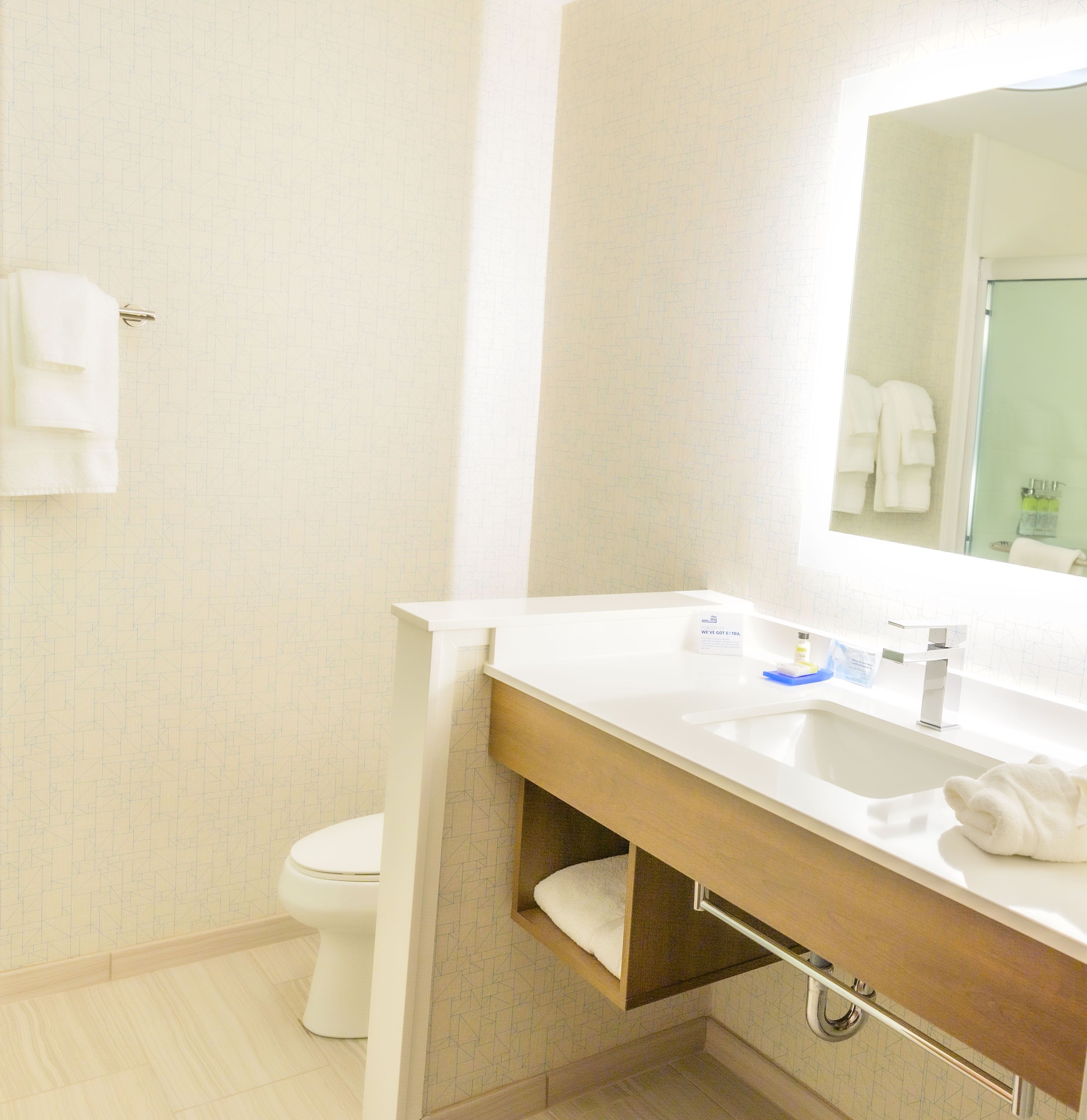 holiday inn express and suites dayton east beavercreek