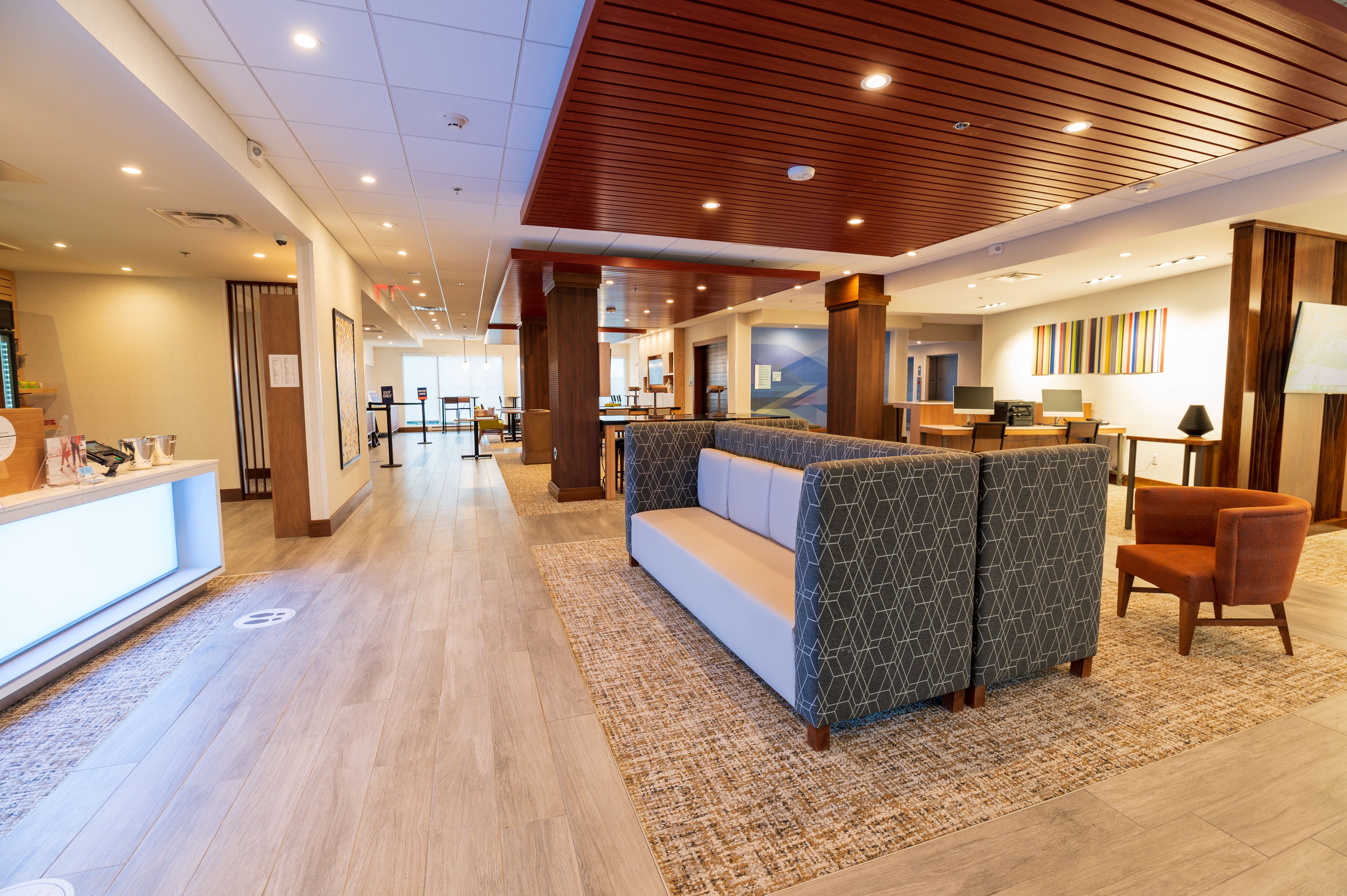 holiday inn express and suites dayton east beavercreek