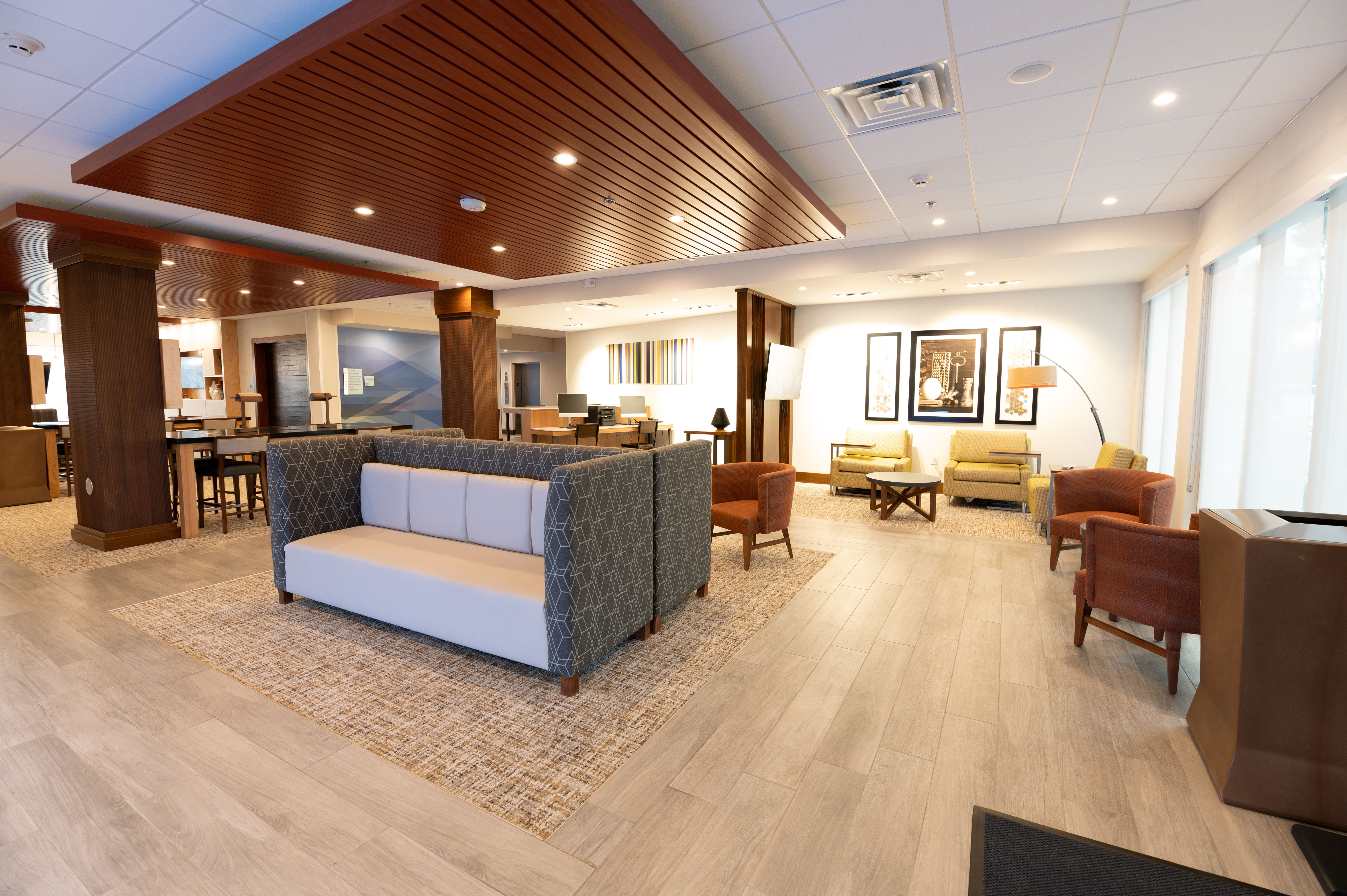 holiday inn express and suites dayton east beavercreek