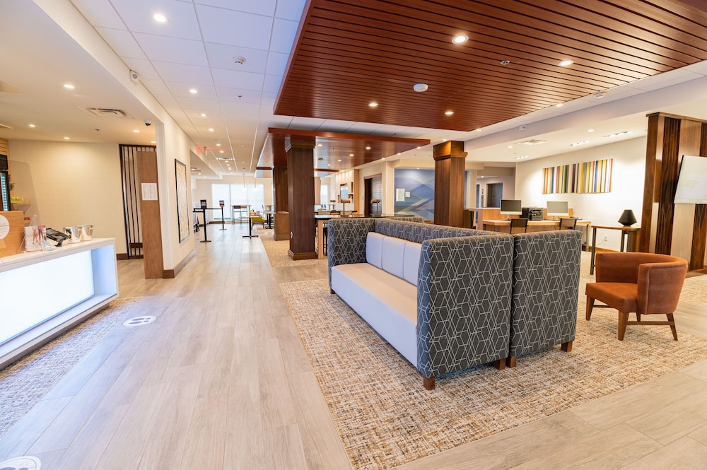 holiday inn express and suites dayton east beavercreek