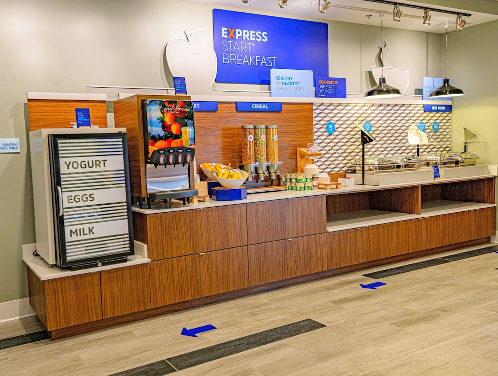 holiday inn express and suites dayton east beavercreek