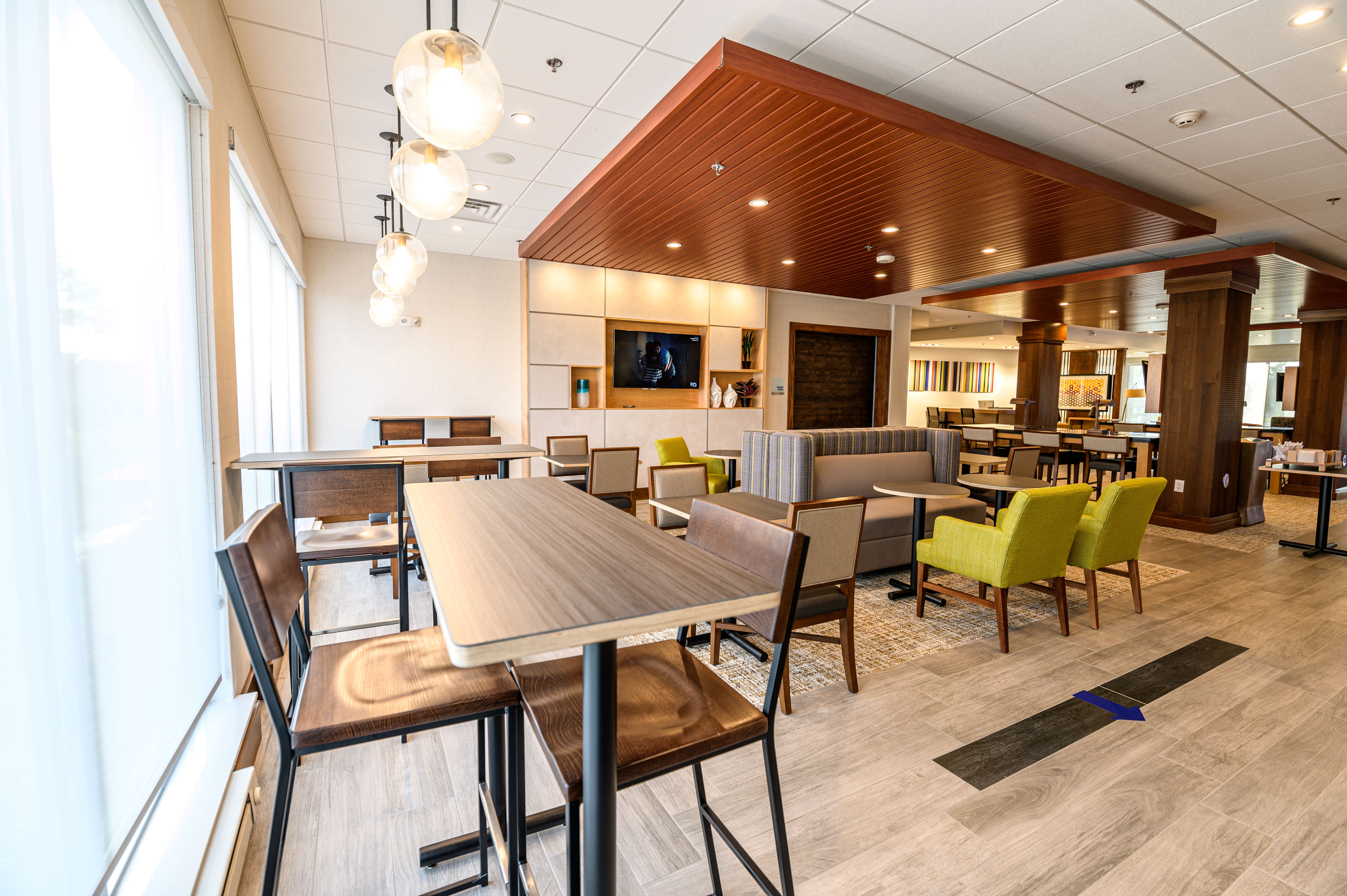 holiday inn express and suites dayton east beavercreek