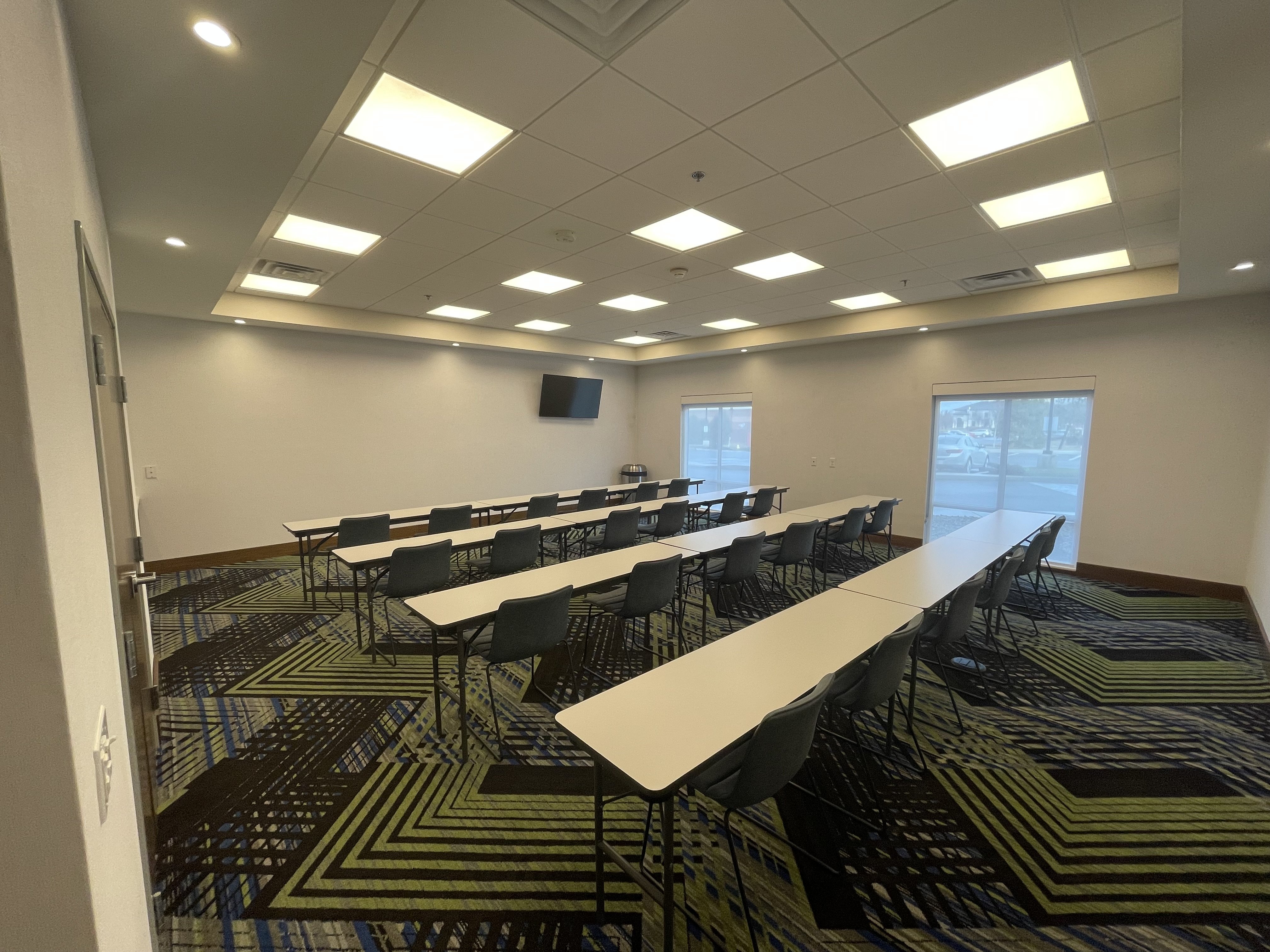 holiday inn express and suites dayton east beavercreek