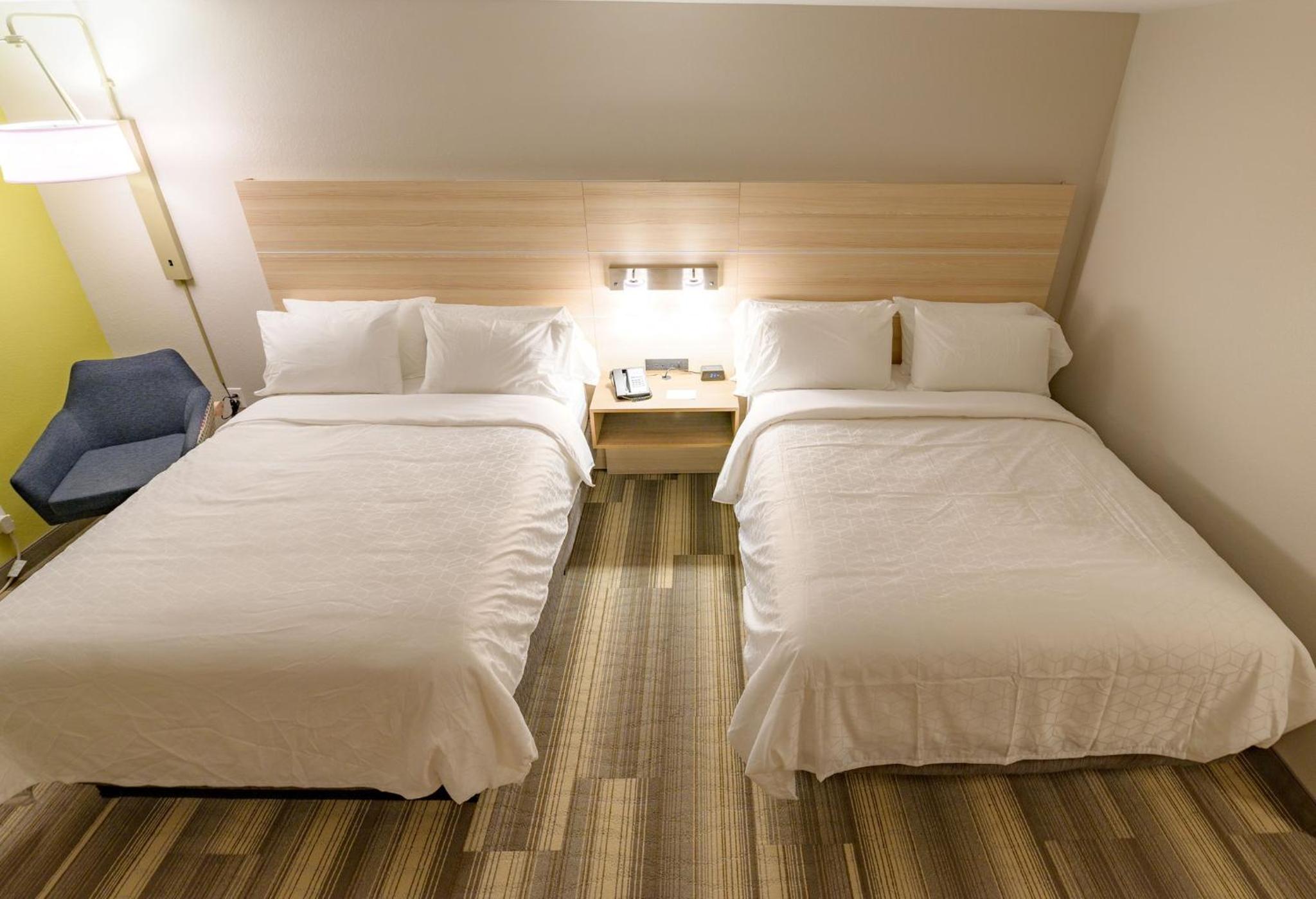 holiday inn express and suites dayton east beavercreek