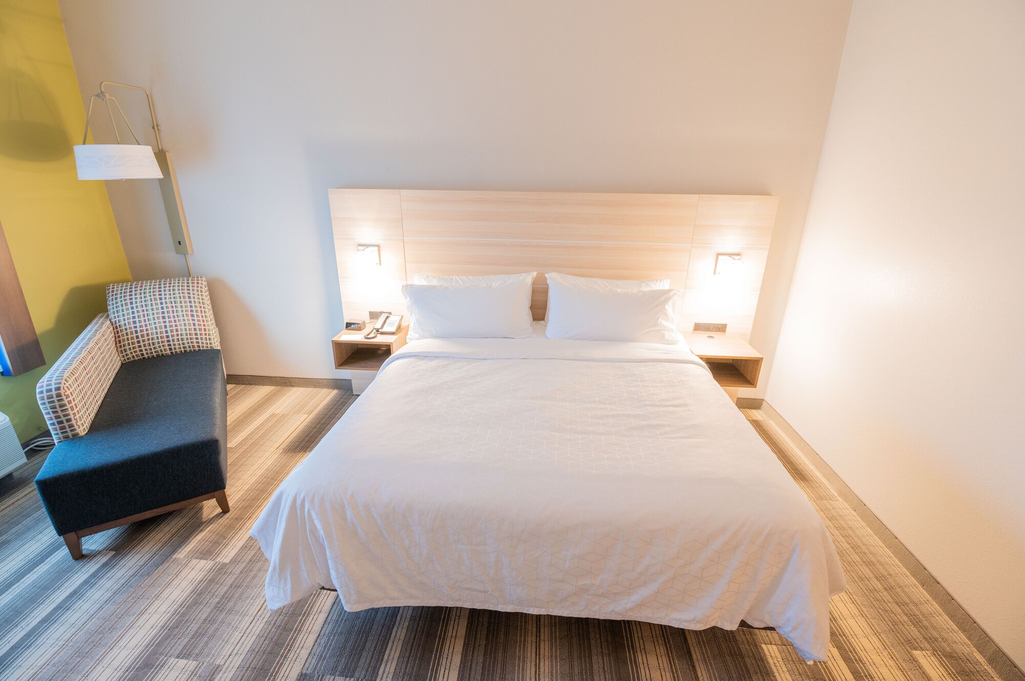 holiday inn express and suites dayton east beavercreek