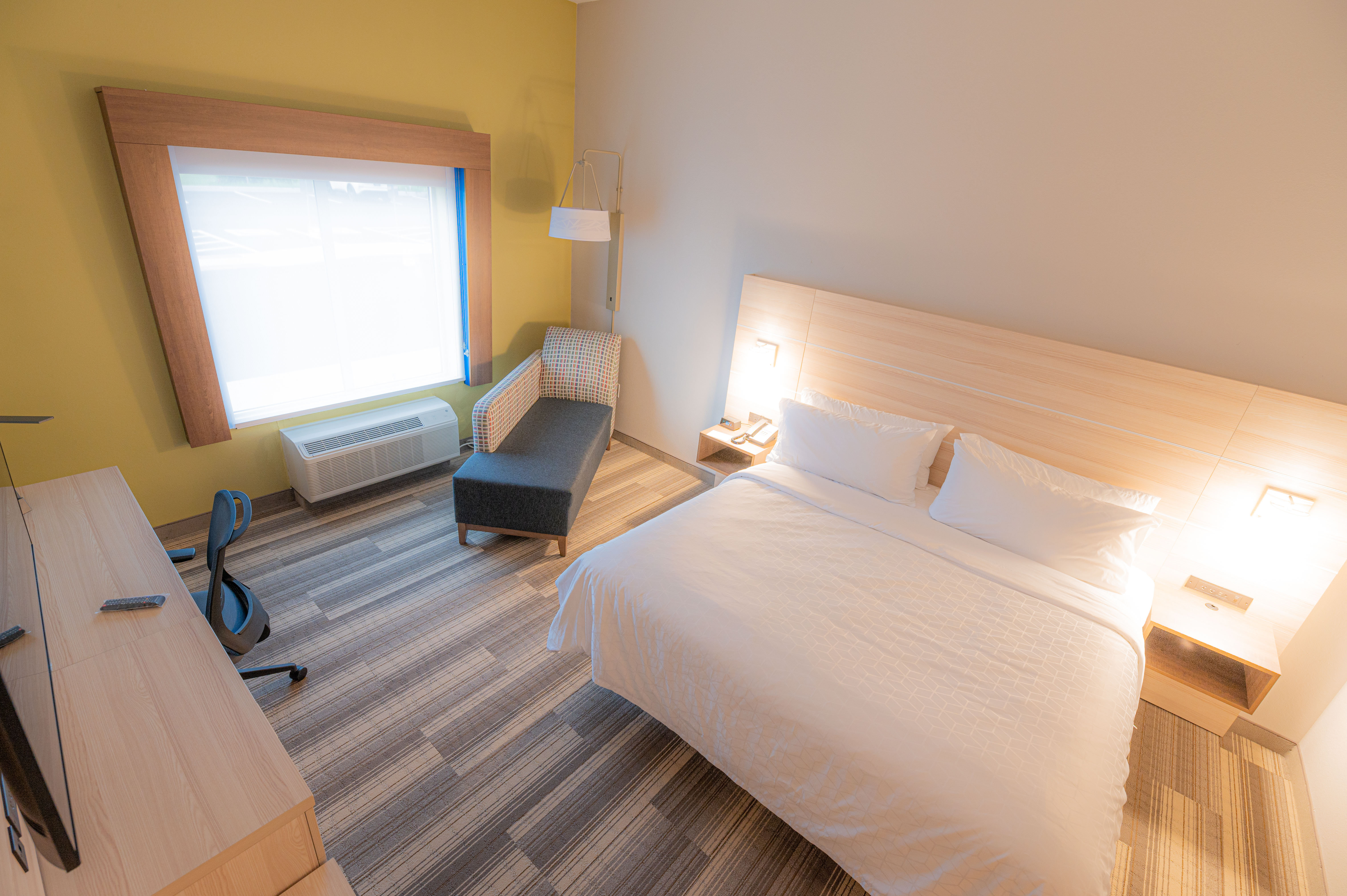 holiday inn express and suites dayton east beavercreek