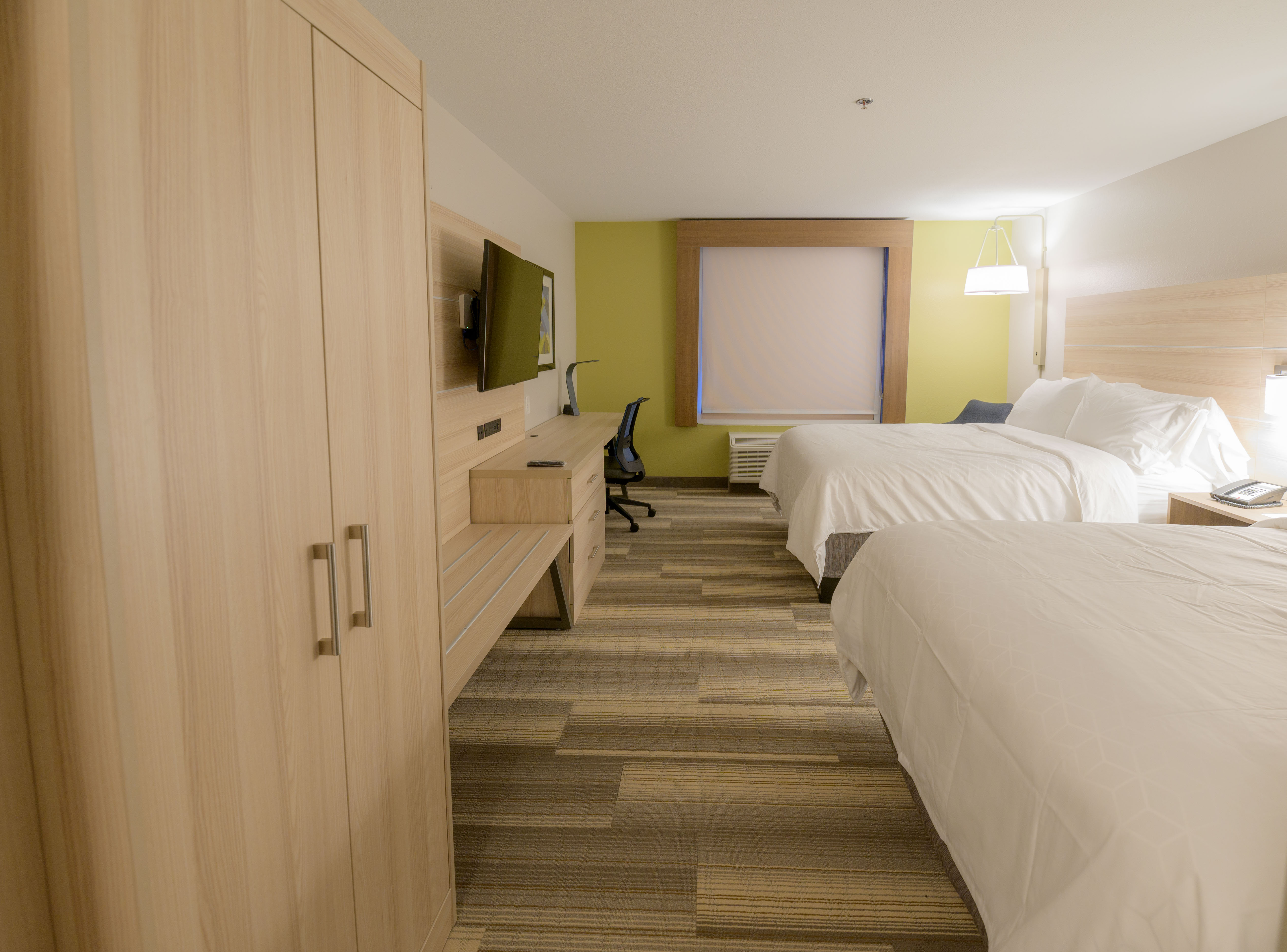 holiday inn express and suites dayton east beavercreek