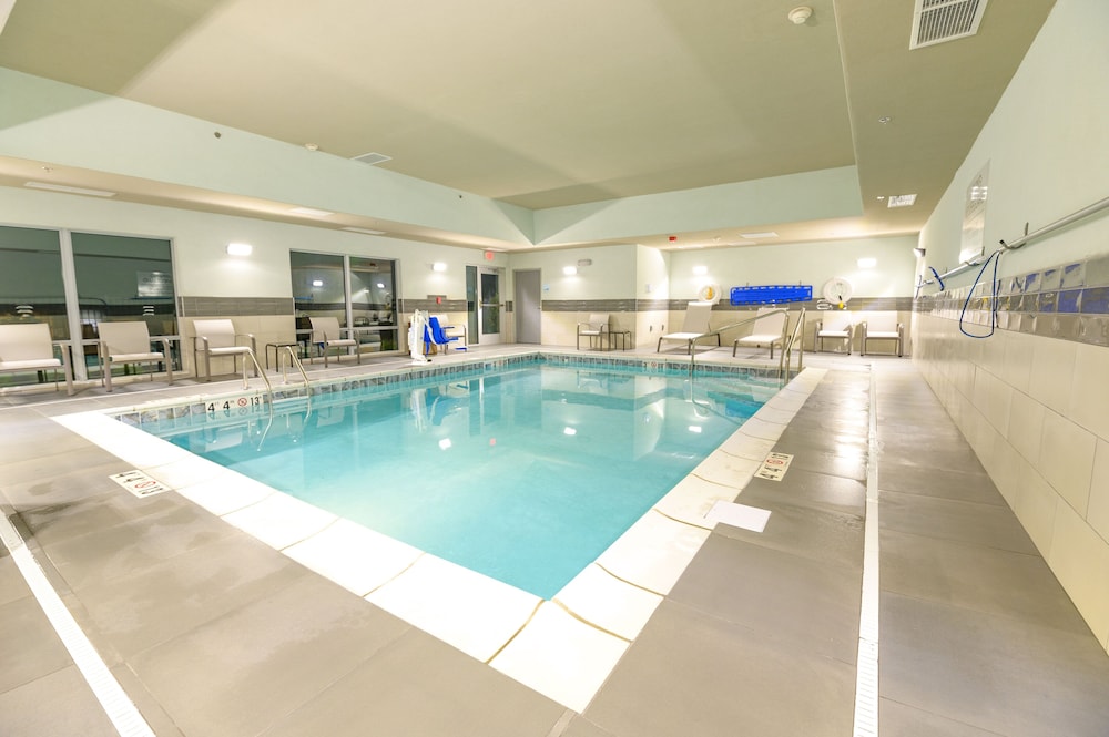 holiday inn express and suites dayton east beavercreek