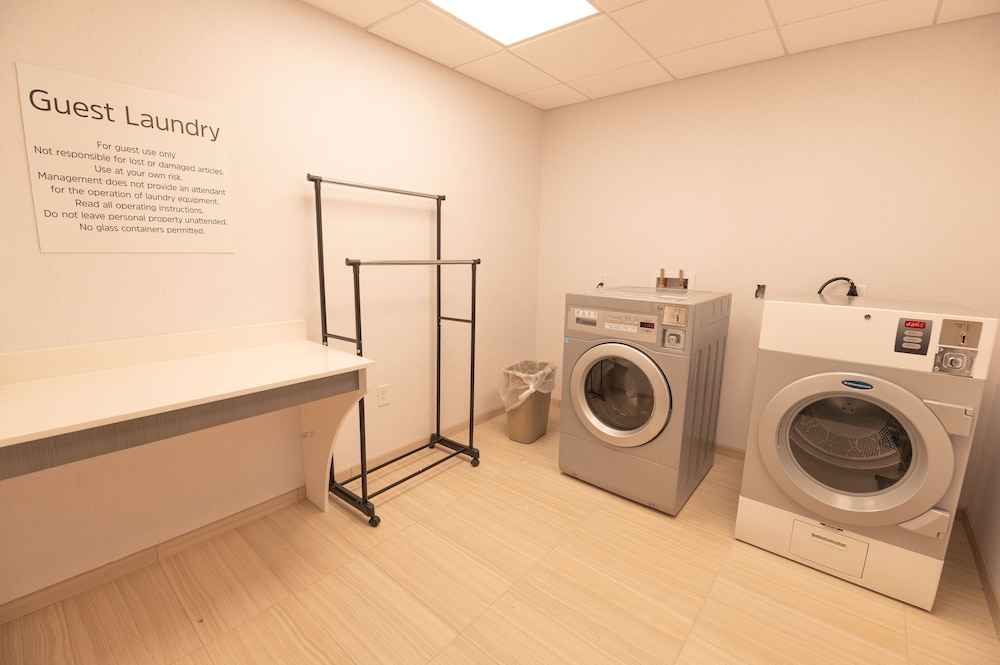 holiday inn express and suites dayton east beavercreek