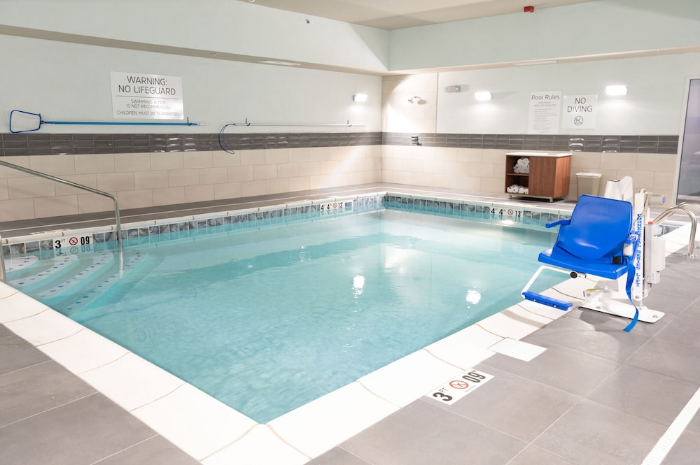 holiday inn express and suites dayton east beavercreek