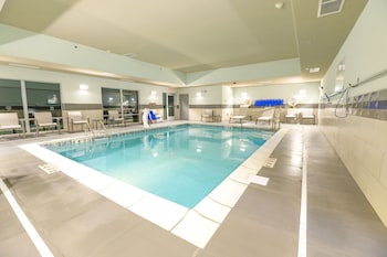 Holiday Inn Express And Suites Dayton East Beavercreek,Dayton>>Beavercreek,2.5 star