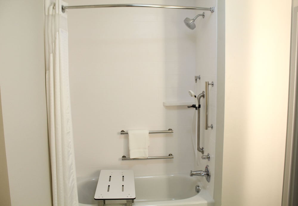 holiday inn express and suites latta an ihg hotel