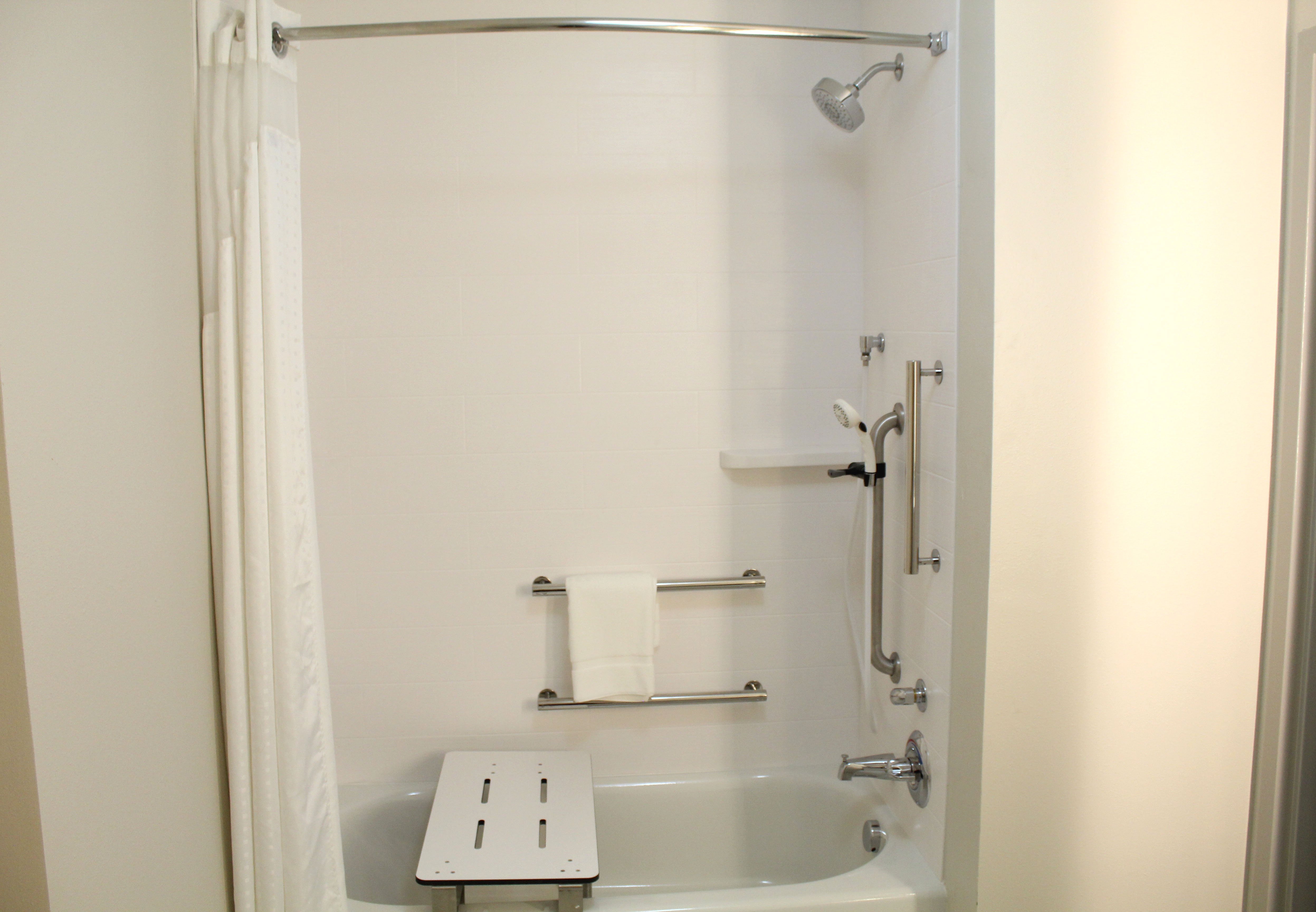 holiday inn express and suites latta an ihg hotel