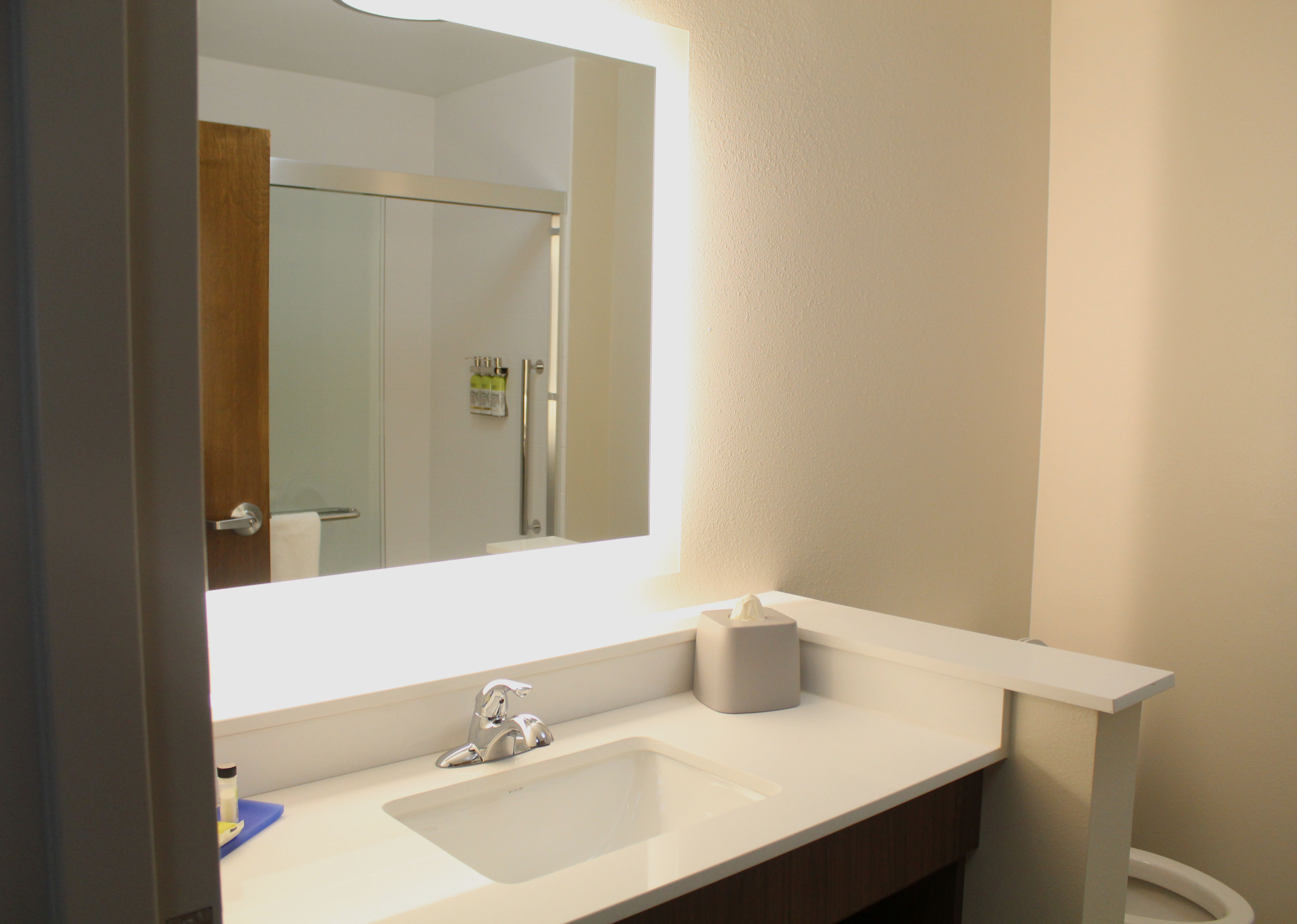 holiday inn express and suites latta an ihg hotel