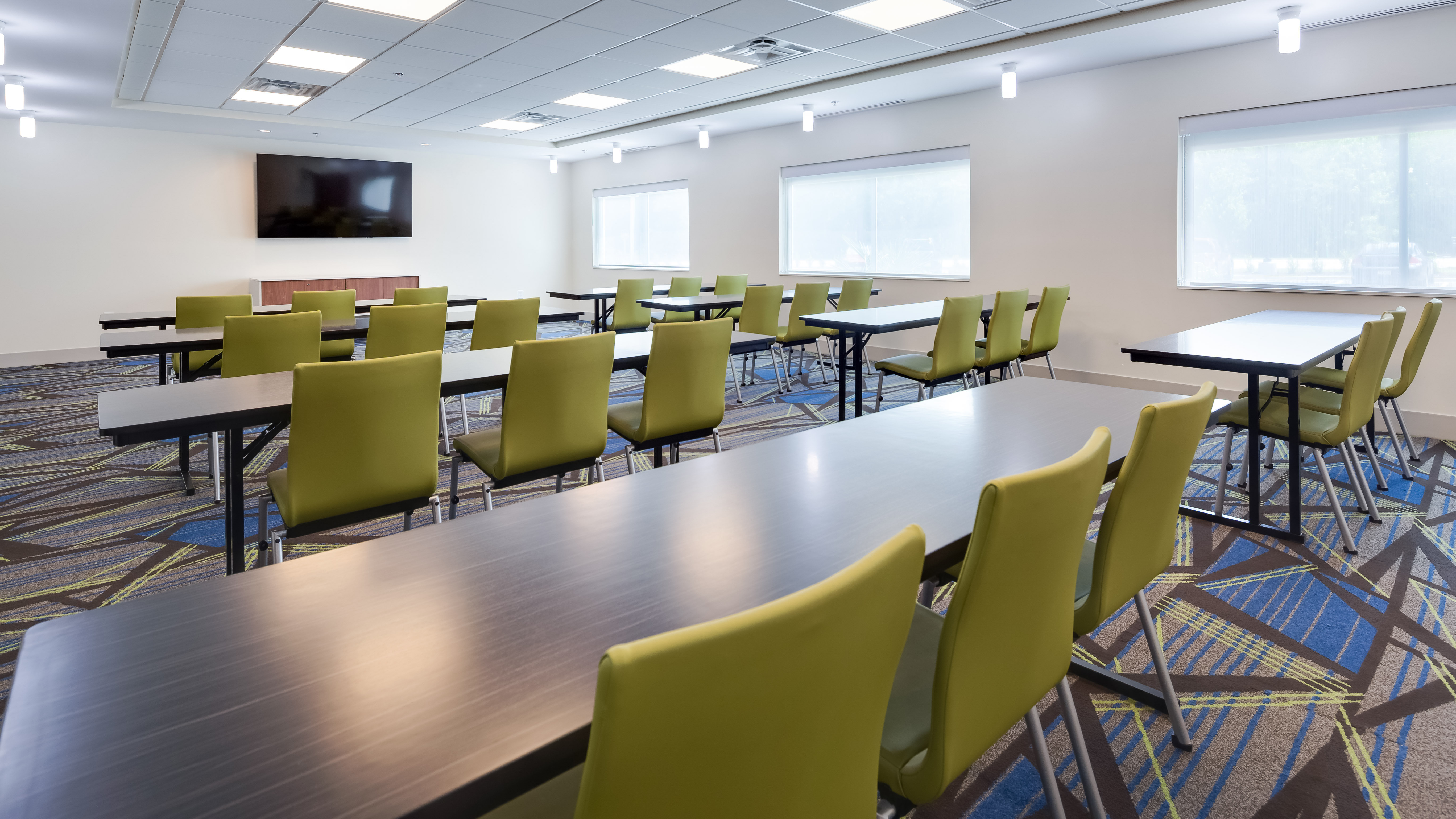 holiday inn express and suites latta an ihg hotel