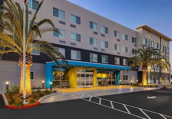 tru by hilton lathrop ca