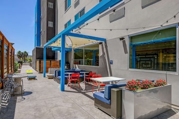 tru by hilton lathrop ca