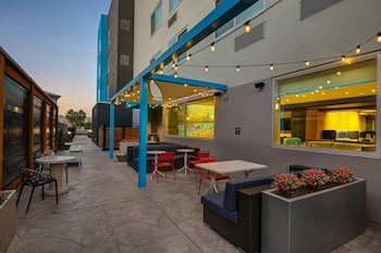 tru by hilton lathrop ca