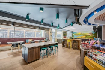 tru by hilton lathrop ca