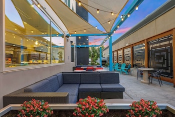 tru by hilton lathrop ca