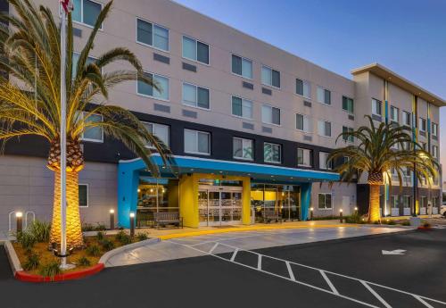 Tru By Hilton Lathrop, Ca,Lathrop>>Alameda,3 star