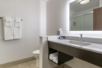 holiday inn express and suites lancaster mount joy