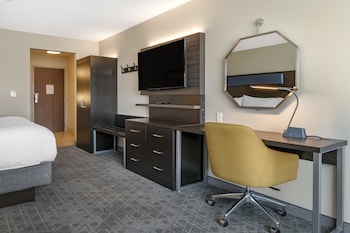holiday inn express and suites lancaster mount joy