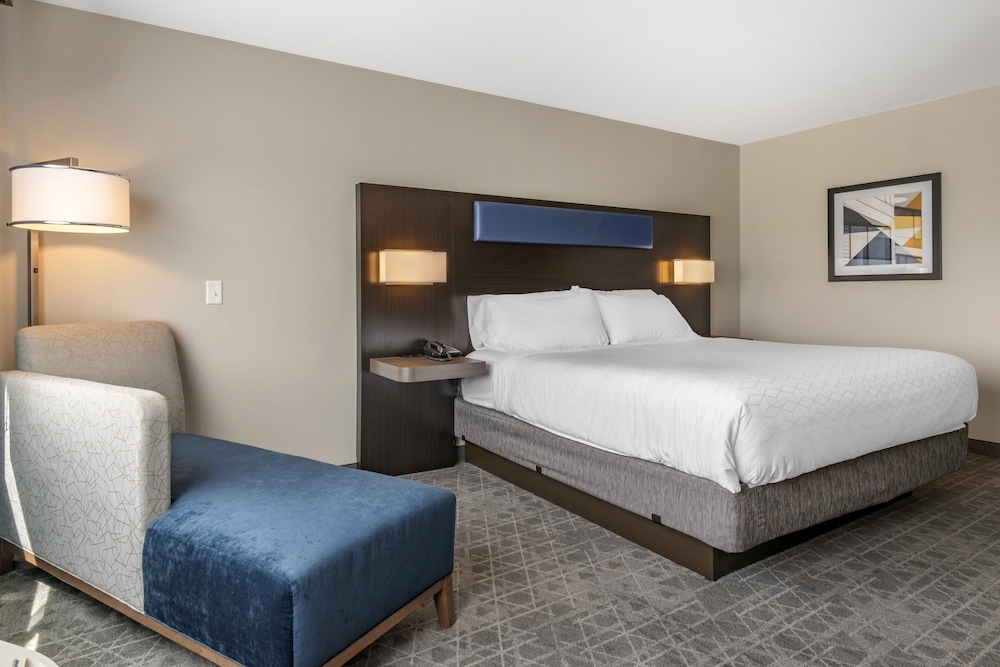 holiday inn express and suites lancaster mount joy