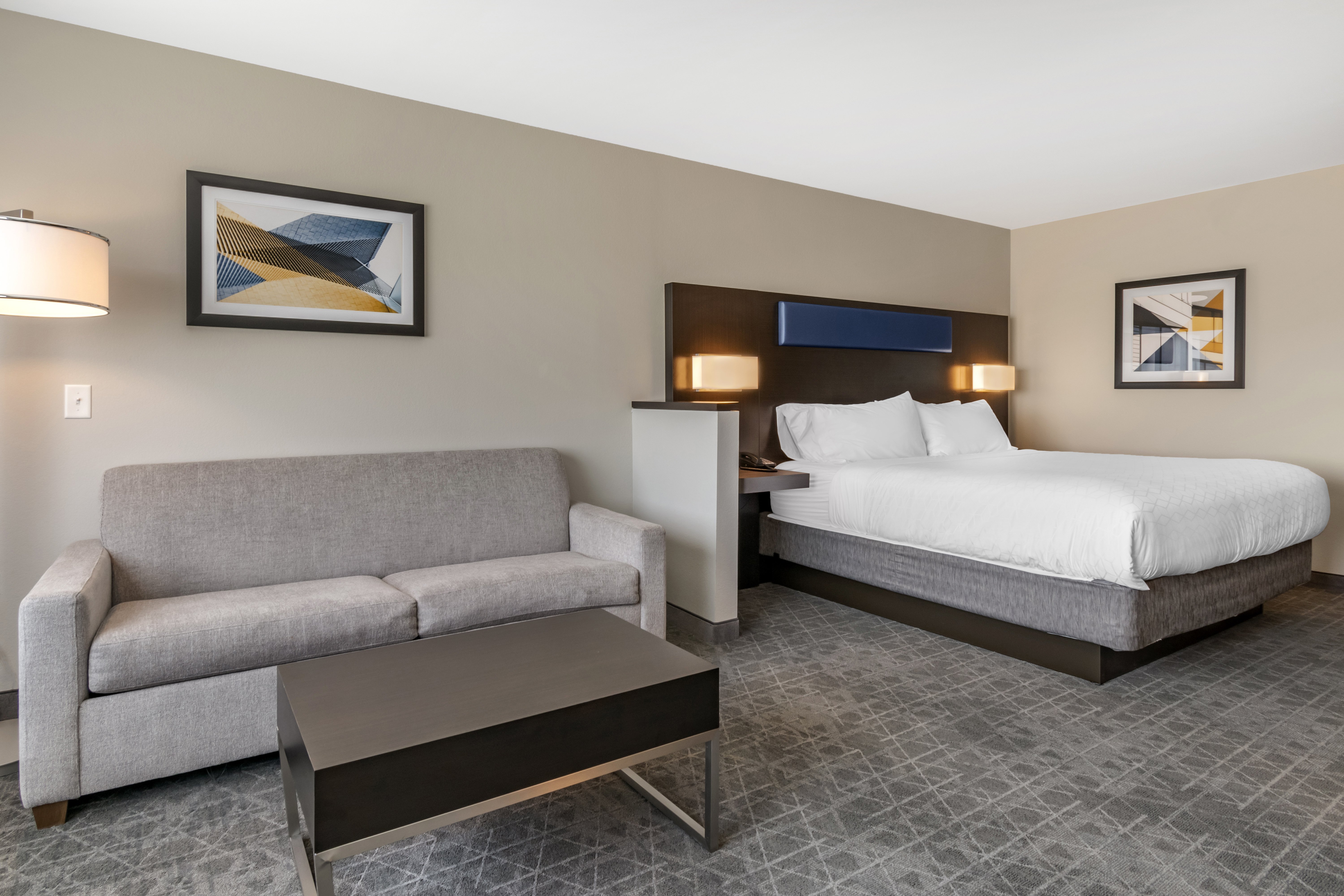 holiday inn express and suites lancaster mount joy