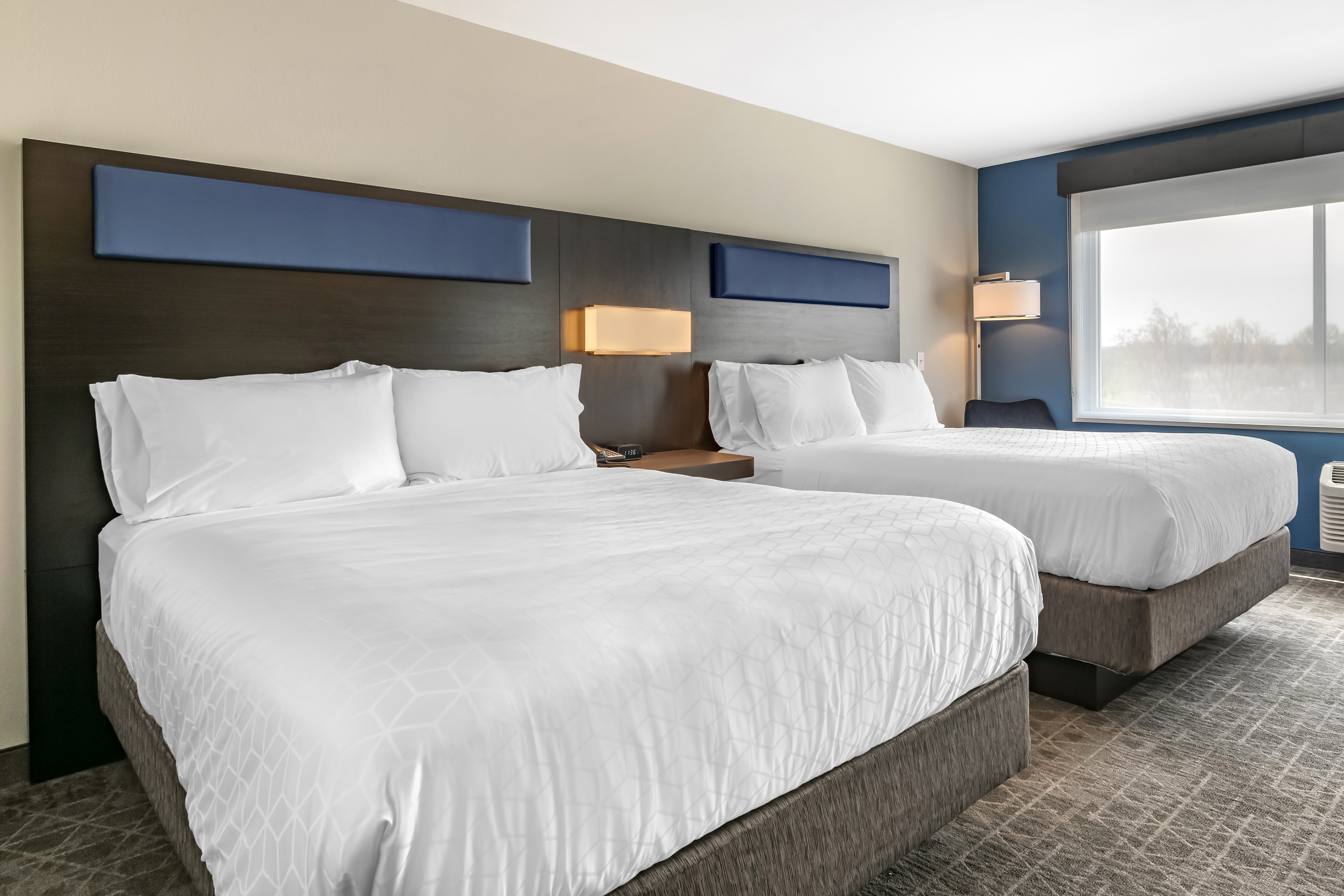 holiday inn express and suites lancaster mount joy